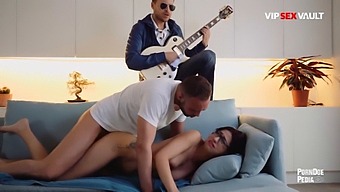 Romanian Sensation Julia De Lucia'S Guide To Anal Pleasure - Vip Sex Vault