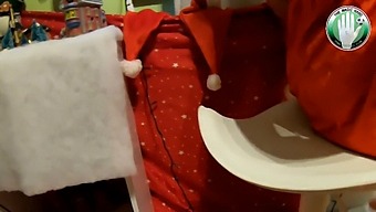 Mrs. Claus Masturbates Santa